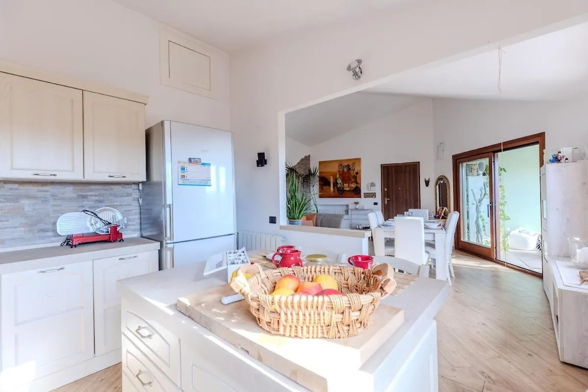 Matu House - Centric Room In Olbia- 0*, Ольбия Италия